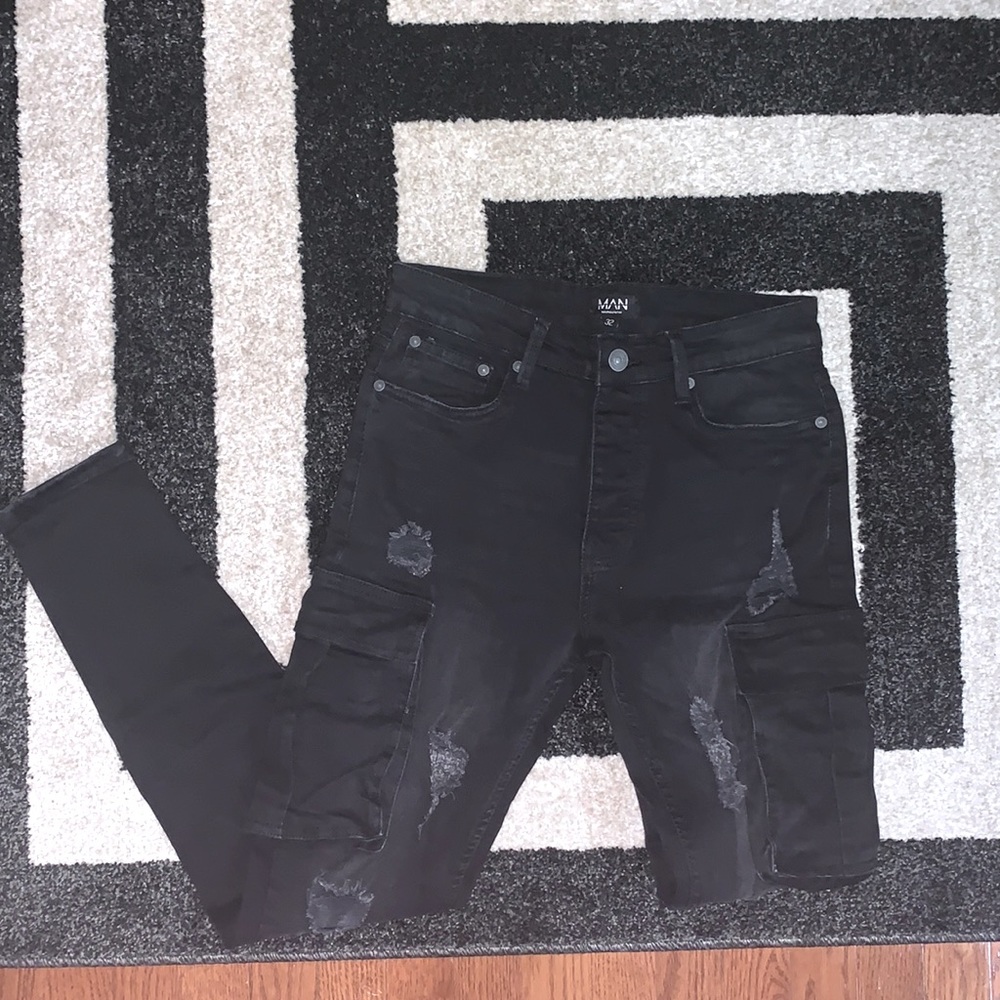 Boohoo man black ripped cargo jeans